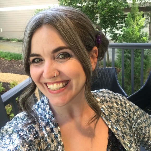 Meet your Posher, Alison - Picture 1 of 1